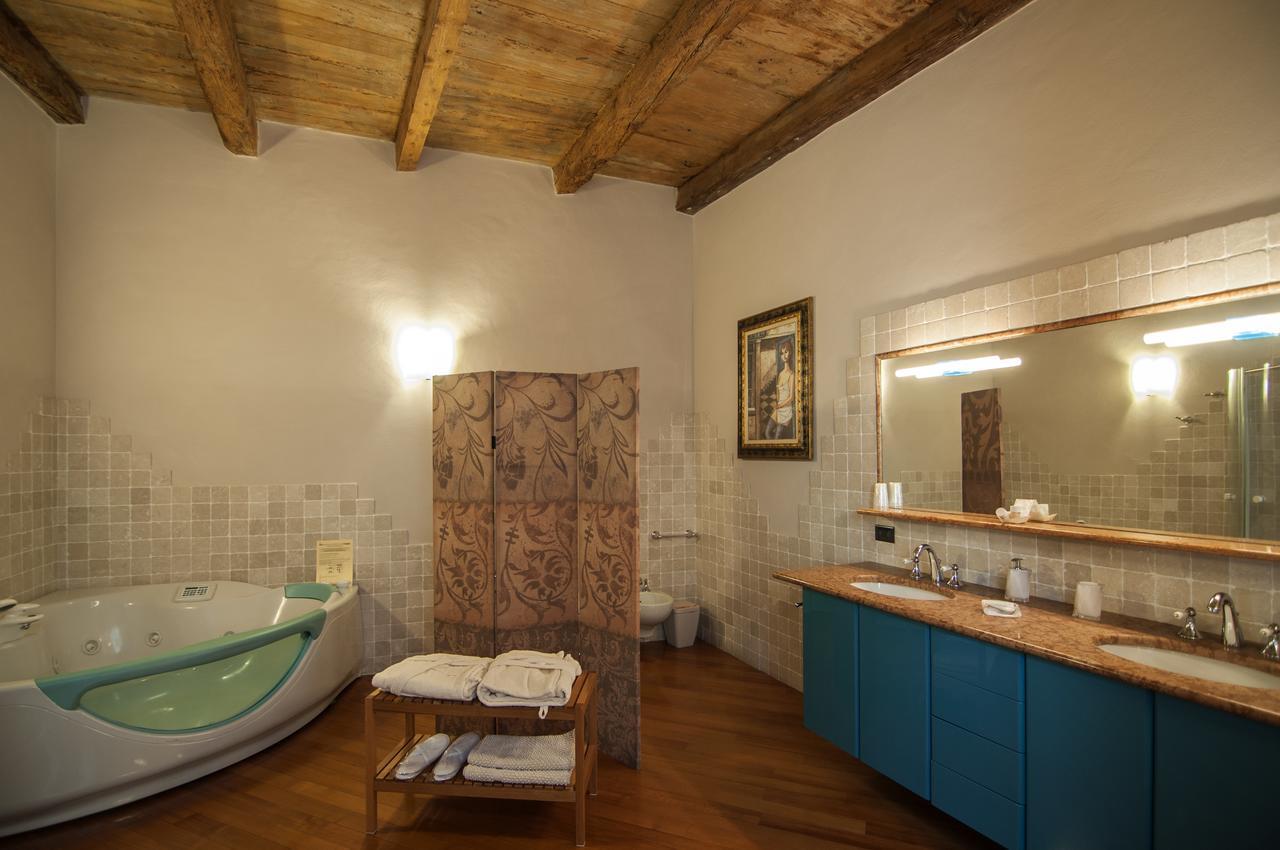 אלבה Casa Asso Di Coppe B&B מראה חיצוני תמונה