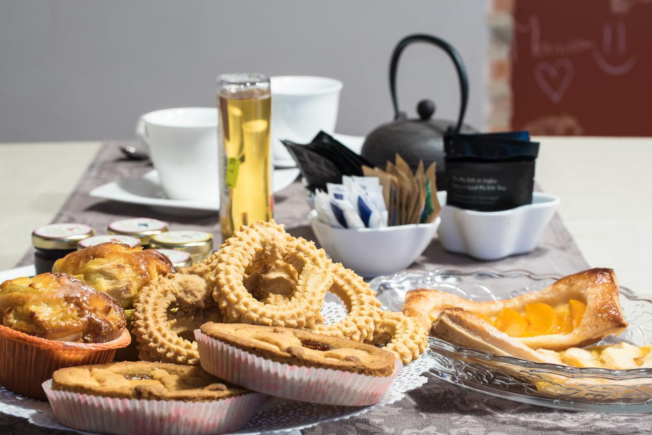 אלבה Casa Asso Di Coppe B&B מראה חיצוני תמונה