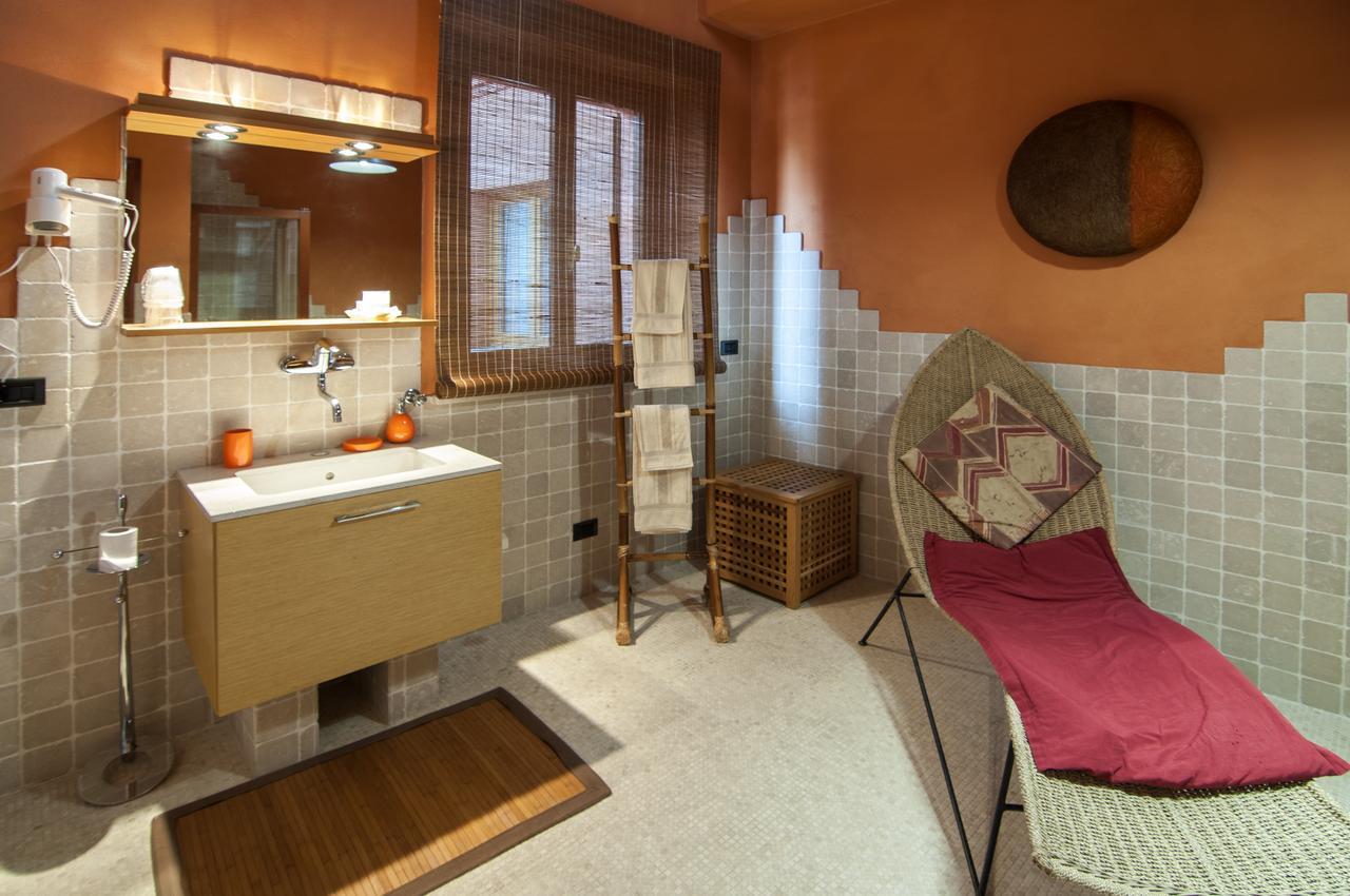 אלבה Casa Asso Di Coppe B&B מראה חיצוני תמונה