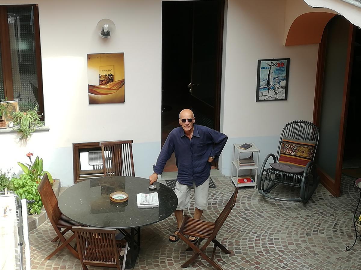 אלבה Casa Asso Di Coppe B&B מראה חיצוני תמונה