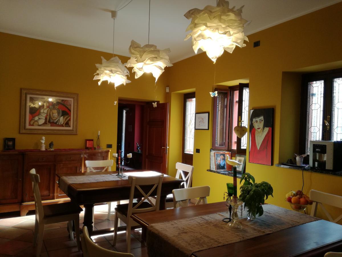 אלבה Casa Asso Di Coppe B&B מראה חיצוני תמונה